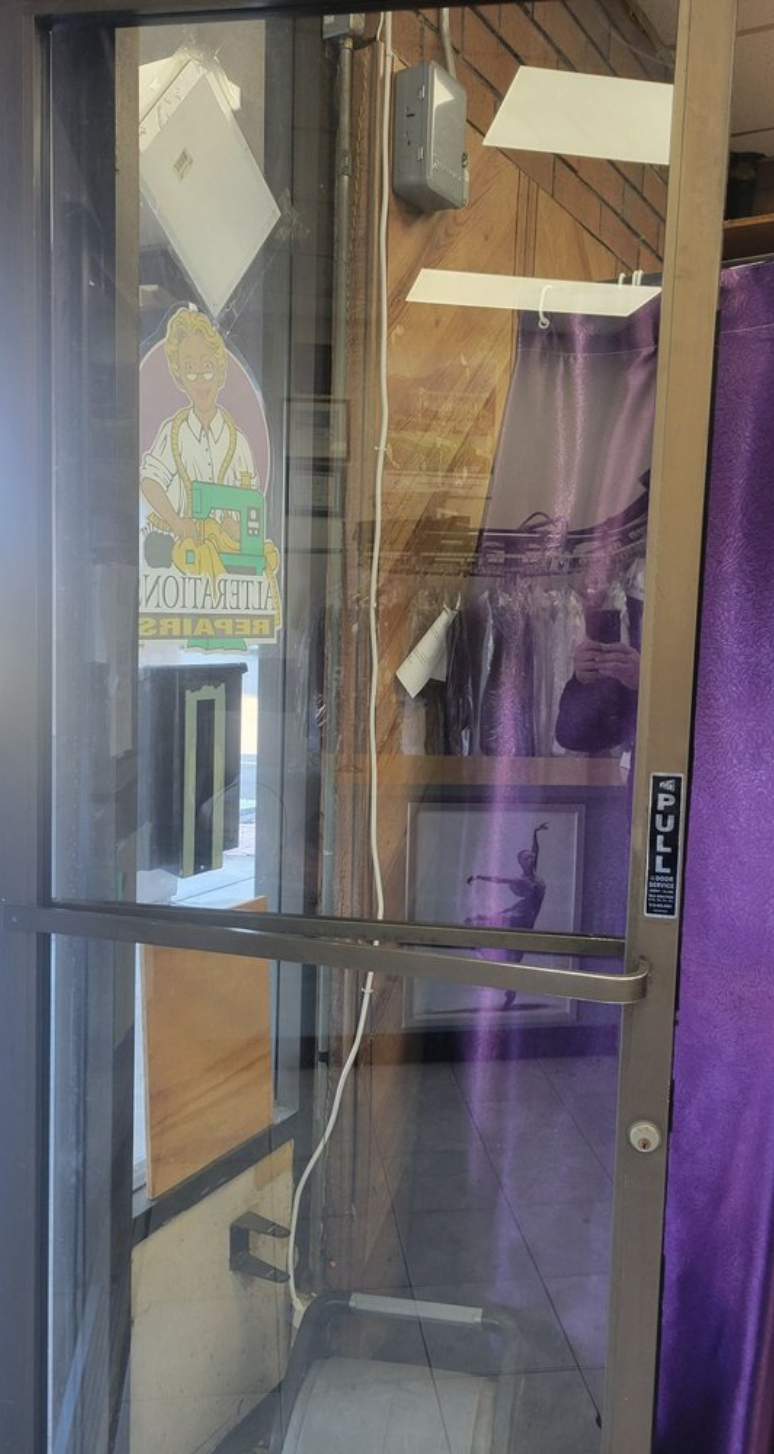 Commercial Door Glass Replacement and Glass Repair in Boca Raton, FL